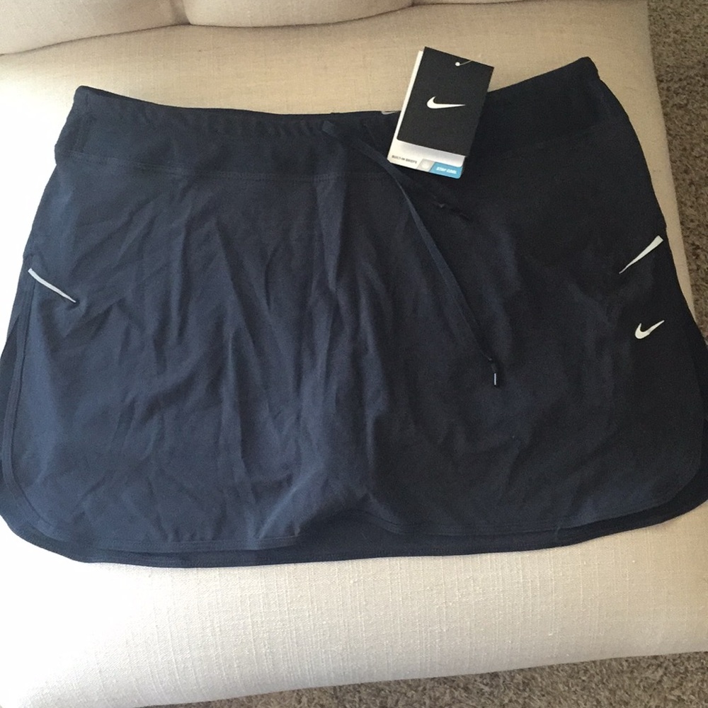 Nike skort w/ built in briefs